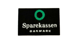 Lille vævet logo. Sort. Skjorter herre.